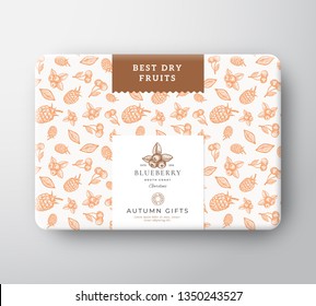 Dried Fruits Berries Cardboard Box. Abstract Vector Wrapped Paper Container with Label Cover. Packaging Design. Modern Typography and Hand Drawn Berries and Leaves Background Pattern Layout. Isolated.