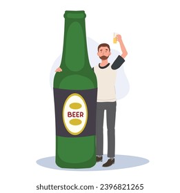 Beba el concepto de cerveza. Hombre celebrando con botella de cerveza sobredimensionada.