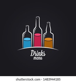 Menú de bar para bebidas. Botellas de vodka, de vino y de whisky con fondo negro