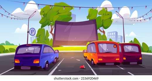 Cine con autos en estacionamiento. Cine al aire libre para auto. Dibujo vectorial del paisaje de la ciudad de verano con cine al aire libre con pantalla en blanco y automóviles