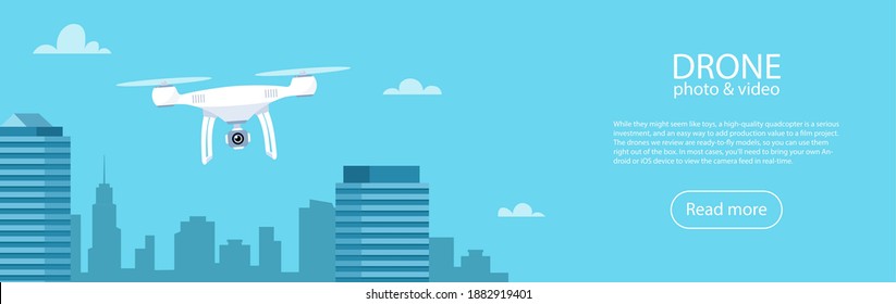 Drone con cámara de acción. Video aéreo y fotografía. Quadrocopter con cámara sobre la ciudad. Ilustración vectorial para banner