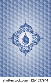 drop icon inside blue polygonal badge.