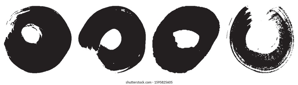 Dry brush strokes in a circle. Set of grunge pattern black on white background