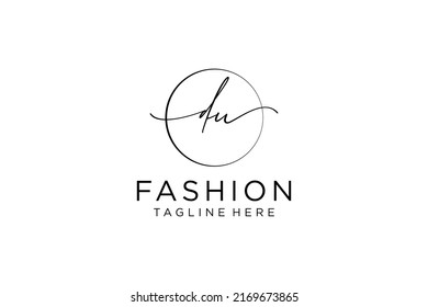 Monograma de belleza del logo femenino de DU y diseño elegante del logotipo, logotipo de escritura a mano de la firma inicial, boda, moda, floral y botánica con plantilla creativa.