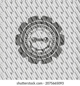 icône haltère à l'intérieur de l'emblème couleur argenté. Motif d'échelle. Illustration vectorielle. Détaillé. 