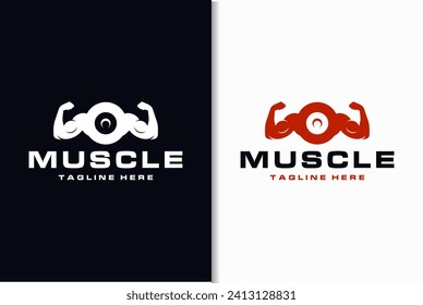 logo de dumbbell con combinación de diseño de forma de músculo mano