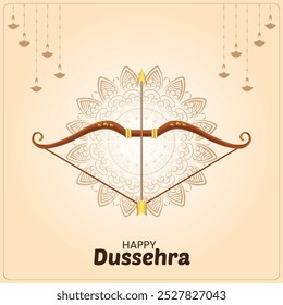 A saudação de Dussehra é vibrante com o arco e a seta no centro simbolizando a arma do Senhor Rama contra o mal O padrão decorativo de mandala e diyas pendurados adicionar o texto HAPPY DUSSEHRA em negrito 
