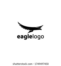 Diseño del logotipo de águila plantilla vectorial espacio negativo. Icono creativo del concepto de logotipo del Halcón Halcón de Pájaro Salvaje.