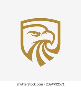 Adler Schild Symbol Design. Hawk-Kopfsymbol. Gold Falcon Logo-Button. Vektorgrafik.