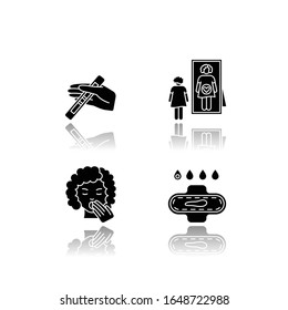 Los primeros síntomas de embarazo dejan caer la sombra de los iconos de glifos negros. Prueba positiva para mujeres embarazadas. Sensación intuitiva de cuidar al bebé. Ligero sangrado del periodo. Ilustraciones vectoriales aisladas en el espacio blanco