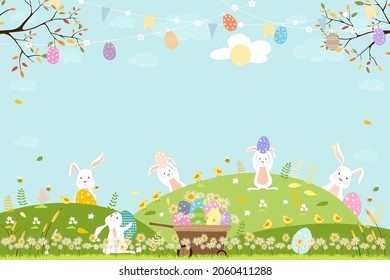 Campo de primavera con conejito cazando huevos de Pascua, conejos de dibujos animados Vector Cute y abejas hambrientas volando en el campo de hierba. Banner de primavera o verano con espacio para copiar el fondo de la tarjeta de saludo de Pascua