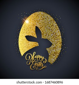 Osterschwarzer Hintergrund mit realistischem goldenem Ei, Konfetti, sonniger Silhouette und Schrift.