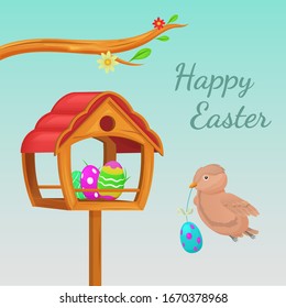 Tarjeta de saludo de Pascua, un ave linda vuela con un huevo de Pascua en un alimentador de aves en el que huevos de Pascua.