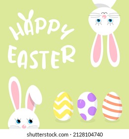 Conejos blancos de Pascua para Pascua sobre un fondo verde con huevos de Pascua al estilo plano