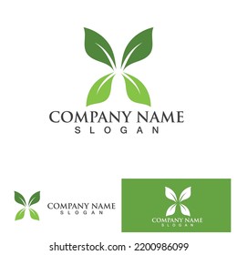 Logotipo del vector de energía ecológica con símbolo de hoja. Color verde con flash o imagen de trueno. Naturaleza y electricidad renovables. Este logotipo es adecuado para la tecnología, el reciclaje, el orgánico.