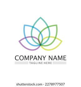 Logotipo del vector de energía ecológica con símbolo de hoja. Color verde con flash o imagen de trueno. Naturaleza y electricidad renovables. Este logotipo es adecuado para la tecnología, el reciclaje, el orgánico.