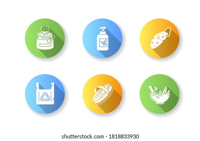 Produits écologiques conception à plat longue ombre de glyphe jeu d'icônes de glyphe. Un mode de vie durable, zéro gaspillage. Produits cosmétiques bio, sac réutilisable et produits écologiques essentiels Silhouette RVB illustrations colorées