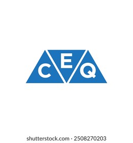 Diseño del logotipo de la forma del triángulo de ECQ en el fondo blanco. Concepto de logotipo de letra de iniciales creativas ECQ.
