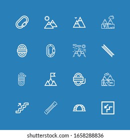 Editable 16 iconos de ascenso para web y móvil. Conjunto de ascensos incluidos iconos línea Escaleras, Ladder, Rope, Montañas, Montaña, Carabiner sobre fondo azul