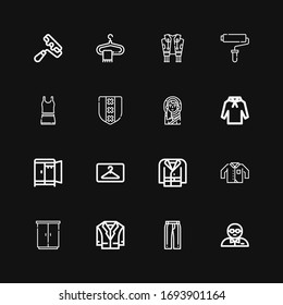 Editable 16 iconos de abrigo para web y móvil. El juego de prendas incluye iconos línea Guardaespaldas, pantalones, chaqueta, armario, ropa, abrigo, gancho, hoodie, esquimal, escudo en fondo negro