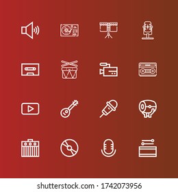 Editierbare 16 Record Icons für Web und Mobile. Datensatz enthält Symbole Zeile Drum, Audio, CD, Verstärker, Karaoke, Mandolin, YouTube, Walkman, Video, Trommeln, Cassette, Mikrofon auf rot