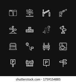 Editable 16 iconos de identificación de ruta para web y móvil. El conjunto de señales de ruta incluía iconos de dirección, dirección, estacionamiento, barrera, dirección, no estacionamiento, cartel, signo de dirección en fondo negro