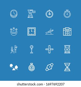 Iconos editables de 16 cronómetros para web y móvil. Juego de cronómetros incluye iconos línea de vidrio, reloj, reloj, reloj, hora, gimnasio, reloj, fitness, Stopwatch sobre fondo azul