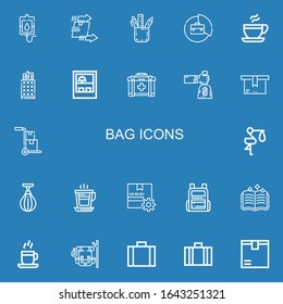 Iconos editables de 22 bolsas para web y móvil. Conjunto de bolsos incluidos íconos línea donación de sangre, paquete, estuche de lápiz, maletín, café, tienda, primeros auxilios, bolsa de dinero en fondo azul