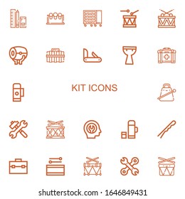 Iconos editables de 22 kit para web y móvil. Juego de kits incluye iconos de línea Herramientas, Tambores, Caja de herramientas, Tambor, Caja de herramientas, Pistolas, Tambor, Primeros auxilios, Termo, Campana sobre fondo blanco