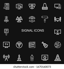Bearbeitbare 22 Signalsymbole für Web und Mobile. Satz des Signals inklusive der Symbole der Linie Nachrichten, TV, Ctv, Cone, Remote Control, Signal, Biohazard, Bell, Paint-Walze auf schwarzem Hintergrund