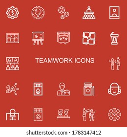 Bearbeitbar 22 Teamwork-Icons für Web und Mobile. Teamwork inklusive Ikonen-Reihe: Cograd, Management, Getriebe, Konferenz, Influencer, Puzzle, Whiteboard, Teamwork auf rotem Hintergrund