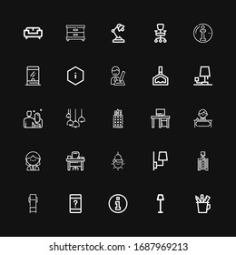 Editable 25 iconos de escritorio para web y móvil. Conjunto de escritorio incluido iconos línea Caja de lápiz, Lámpara, Información, Servicio al cliente, Lounge Silla, Cajón, Escritorio, Recepcionista sobre fondo negro