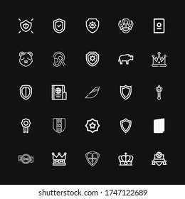 Editierbare 25 Insignien Icons für Web und Mobile. Satz der Insignien, die in der Zeile Abzeichen, Krone, Schild, Passport, Schäfer, Iberia, Bison, Baumwolle, Polar auf schwarzem Hintergrund enthalten sind