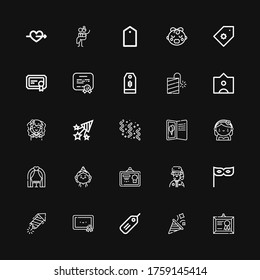 Editable 25 iconos de invitación para web y móvil. Conjunto de invitación incluido íconos línea Diploma, Party, Tag, Certification, Petard, Park ranger, Birthday girl on black Background