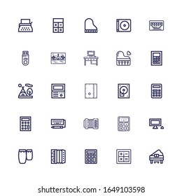 Editable 25 iconos de teclado para web y móvil. Conjunto de teclados incluidos iconos línea Piano, Calculadora, acordeón, Conga, Equipo personal, Teclado, Disco duro sobre fondo blanco