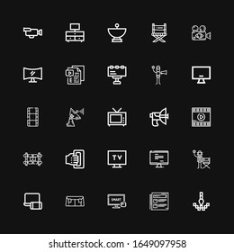 Iconos editables de 25 tv para web y móvil. Conjunto de tv incluidos iconos línea Pixel, News, Smart tv, Sofa, Electronics, Actor, Monitor, Handheld, Pared con fondo negro