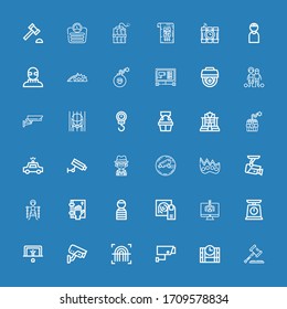 Editable 36 íconos criminales para web y móvil. Conjunto de elementos criminales incluidos línea Ley, Dinamita, cámara de seguridad, huella digital, Cctv, Sanción, Escala, Hacker en fondo azul