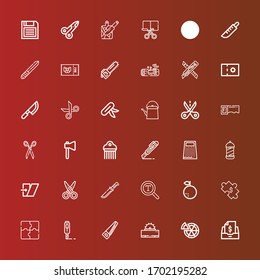 Bearbeitbar 36 Schnittsymbole für Web und Mobile. Satz inklusive der Ikonen Reihe Steuern, Pizza, Säge, Cutter, Puzzle, Orange, Schriftart, Messer, Scheren, Hörer, Barbershop, Grater, Comb auf Rot
