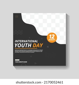  Editable minimal square banner template.