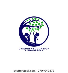 Logotipo de la Educación con la Plantilla de Vector del diseño del logotipo de los niños, del árbol, y de la línea circular. Plantilla de Vector de diseño de logotipo de educación infantil