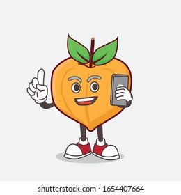 Caricatura de Huevo personaje de mascota que habla por teléfono