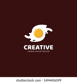 egg hatch logo design. omelet logo vector. chick logo vector