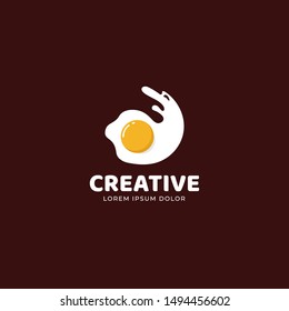 egg hatch logo design. omelet logo vector. chick logo vector