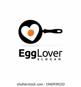 logotipo de amante de los huevos con concepto de sartén