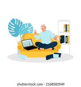 Ein älterer Mann sitzt auf dem Sofa mit einem Laptop. Freelance, arbeite online. Der Mann zeigt die Siegesgestik. Vektorgrafik