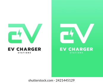 Letra Electric Vehicle Charger "EV" Tipo de letra de letras conectadas con el concepto de diseño vectorial del logotipo del símbolo del perno. Símbolo del logotipo de la letra EV para la industria de los vehículos eléctricos.