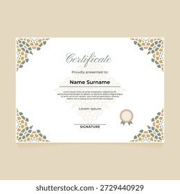Elegante Plantilla de certificado geométrico árabe con patrón de mosaico islámico para el reconocimiento de premios
