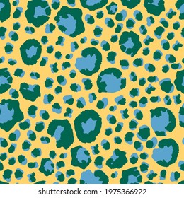 Elegant Cheetah Safari Seamless Leopard Print. Rich VIP Animal Skin Fashion Pattern. Modern Fabric Texture, Wild Fur Repeat Pattern. Leopard Print Seamless Vector Design. Cheetah Textile Background.