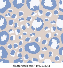 Elegant Cheetah Wildlife Seamless Leopard Print. Trendy Animal Skin Fashion Pattern. 