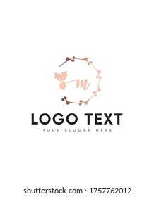 Elegante letra festiva tipo de plantilla de logotipo M, logotipo vector para identidad empresarial y de empresa 